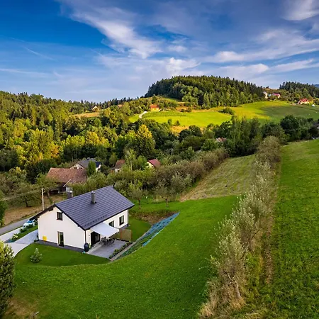 Dom Swierszczem Glosny Holiday home Gabon